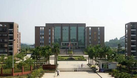 广东省农工商职业技术学校校园风光