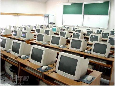 福州国防教育职业中专学校的课室环境图片