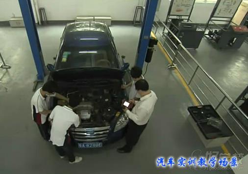 新能源汽车检测与维修技术专业实训现场
